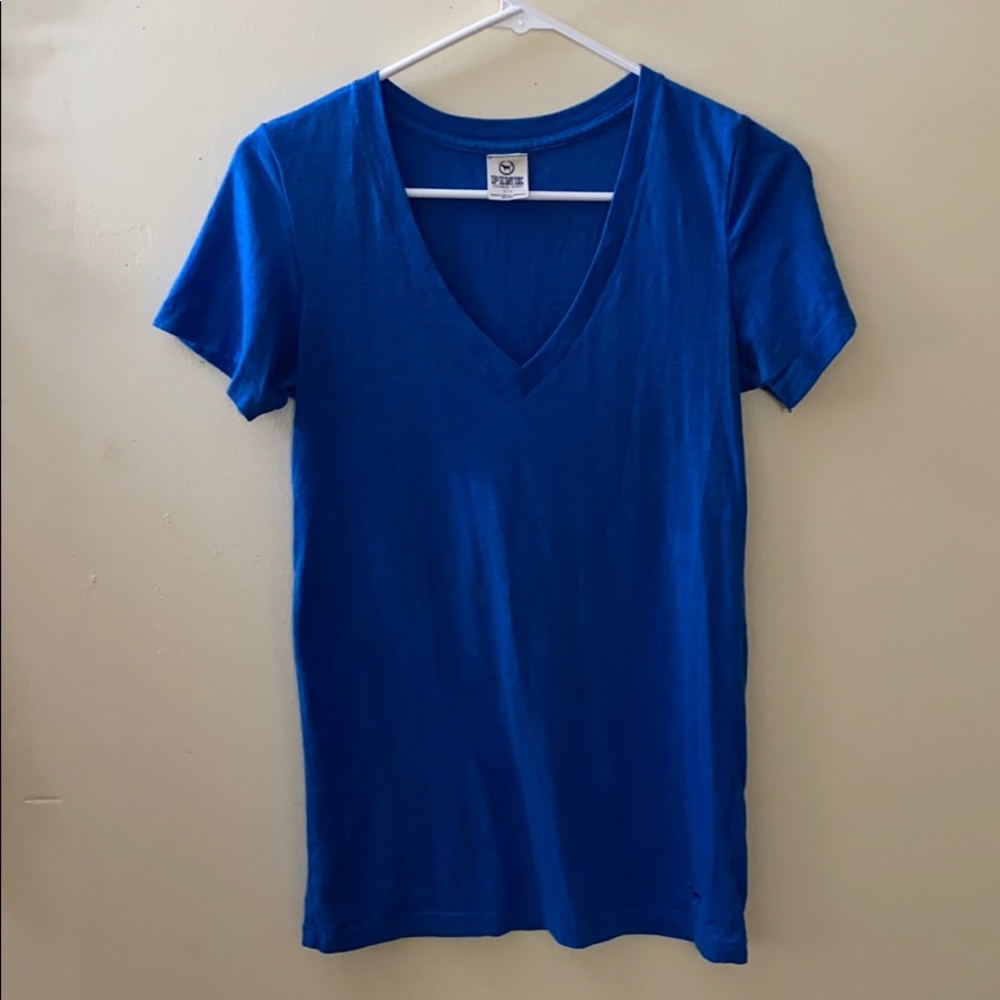 Victoria’s Secret Pink basic blue v neck tee S